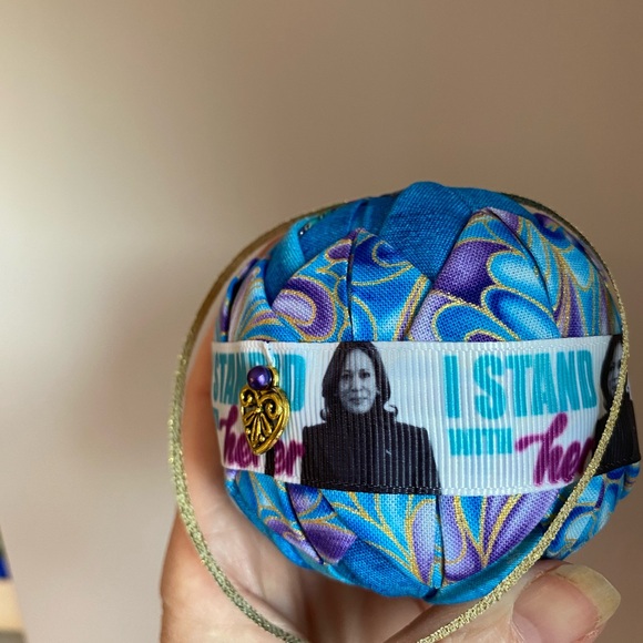 Original hand crafted by me quilted ornament theme “Kamala Harris I am with her“ - Picture 7 of 9